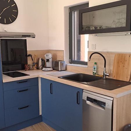 Logement Neuf A 2 Pas Du Lac La Bridoire Buitenkant foto