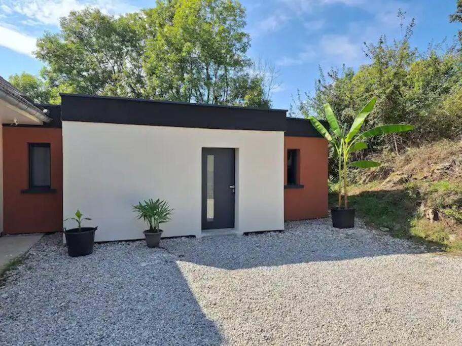 Logement Neuf A 2 Pas Du Lac La Bridoire Buitenkant foto