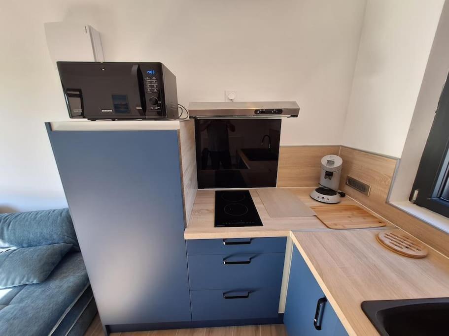 Logement Neuf A 2 Pas Du Lac La Bridoire Buitenkant foto