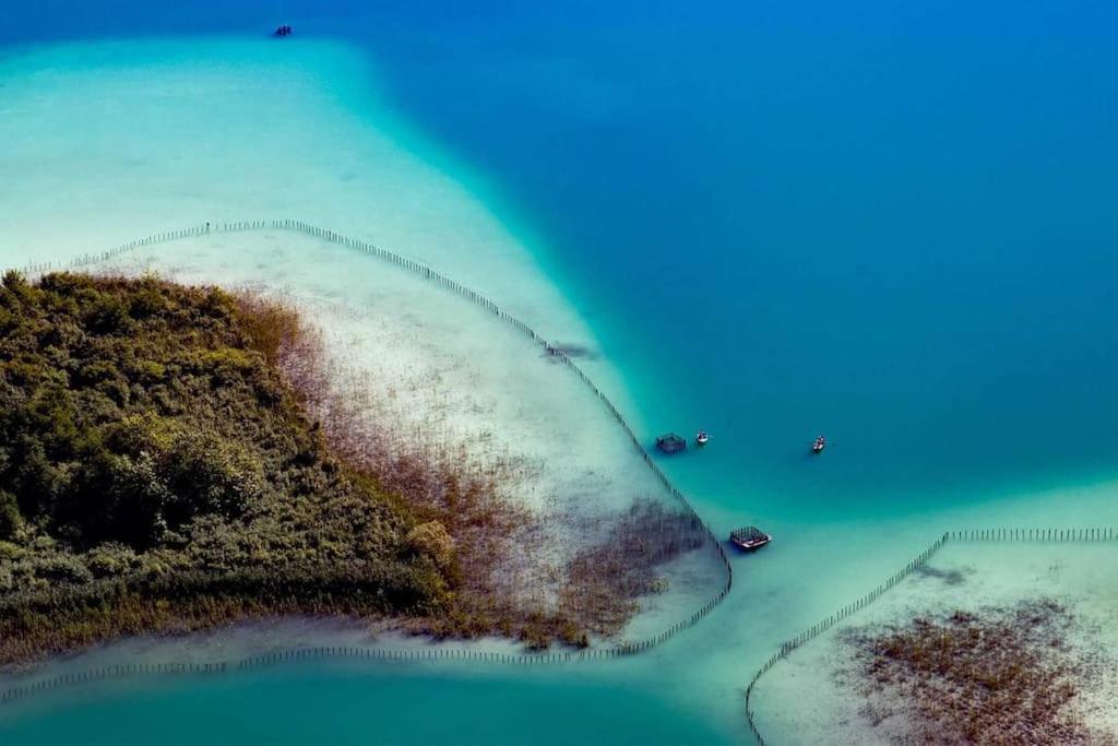 Logement Neuf A 2 Pas Du Lac La Bridoire Buitenkant foto